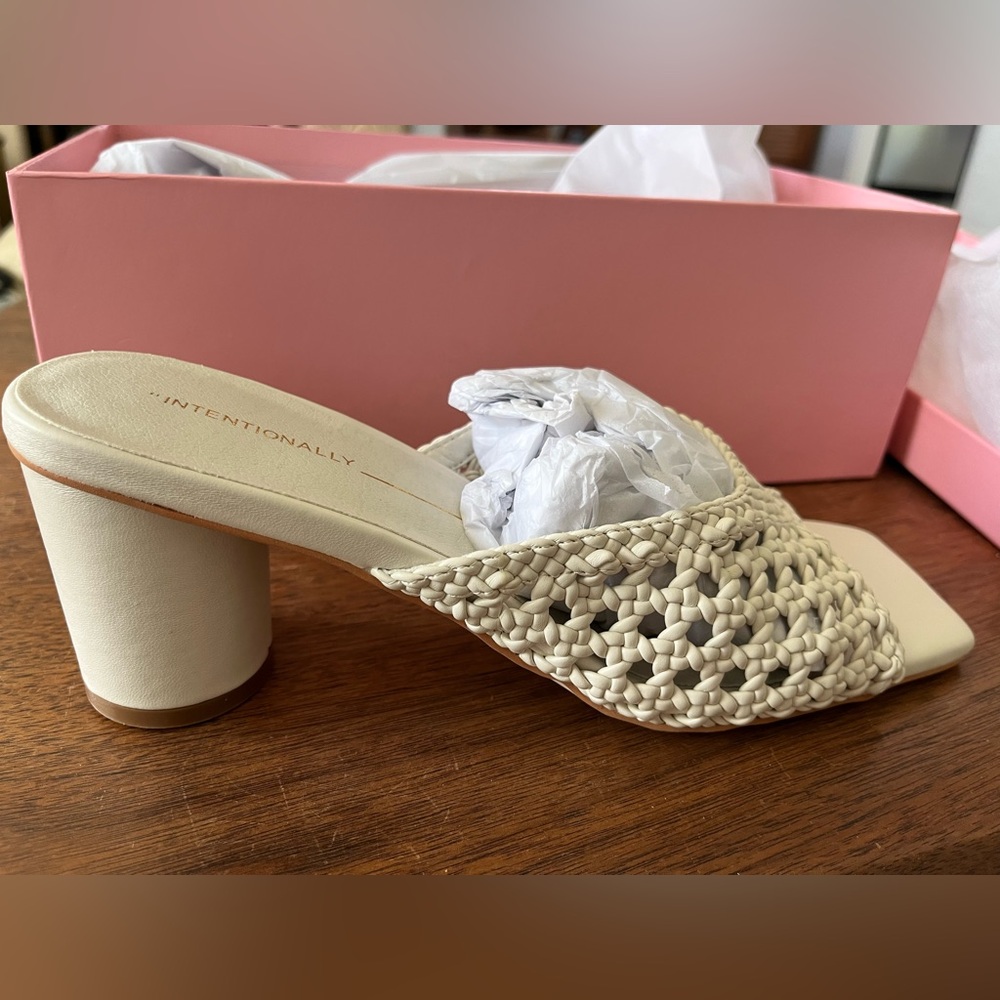Intentionally blank Cassandra vegan heel